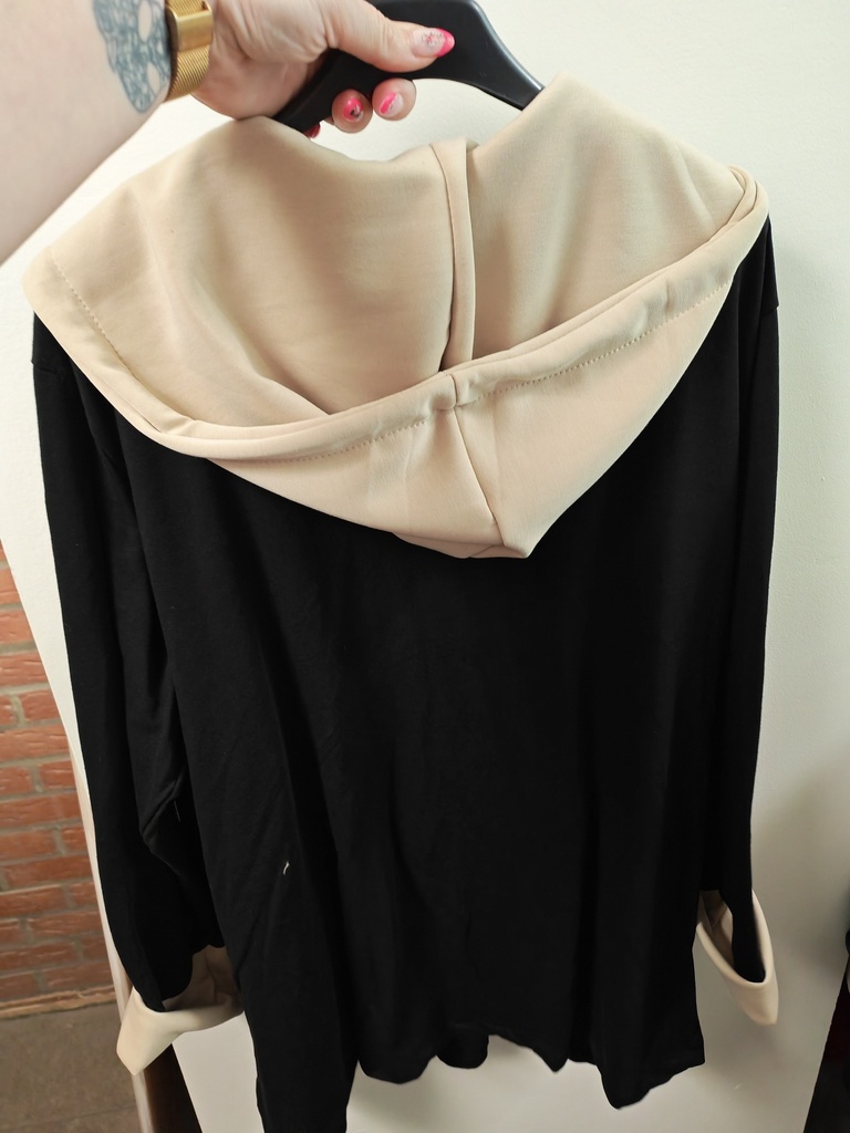 Veste bicolore noire capuches amovibles 