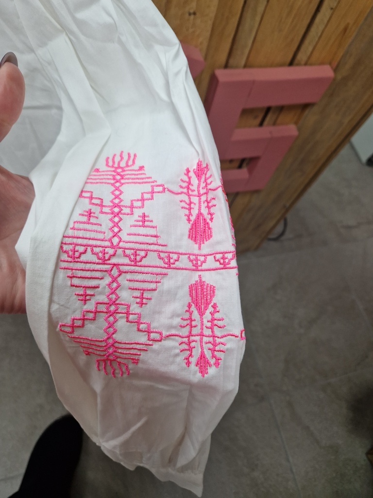 Chemise brodée aux manches "Rina" Blanc-Rose