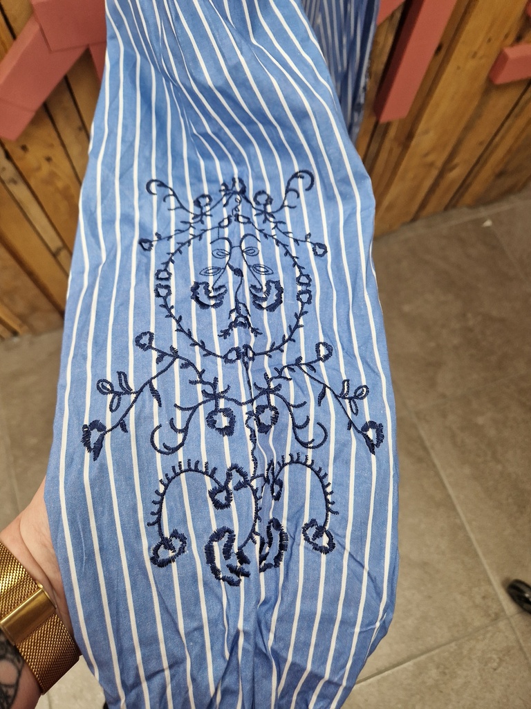 Chemise rayée broderie aux manches 36-44 bleu jeans