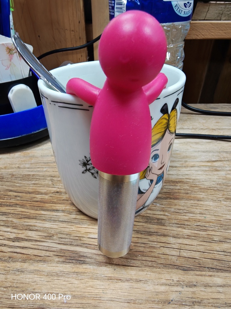 Infuseur à thé silicone bonhomme rose