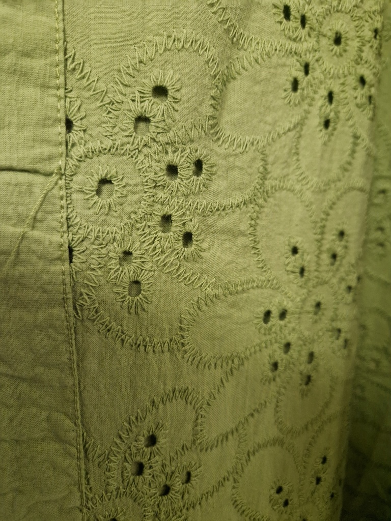 Blouse "Mirlande" broderie anglaise vert anis (TU 46 à 54)