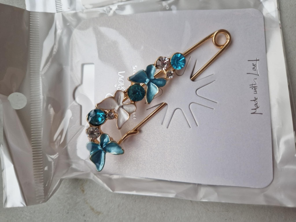 Broche foulard-gilet papillons turquoise et doré avec strass