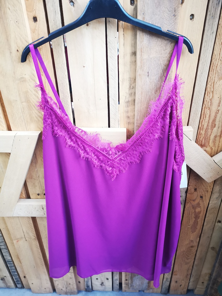 Top fines bretelles ajustables magenta