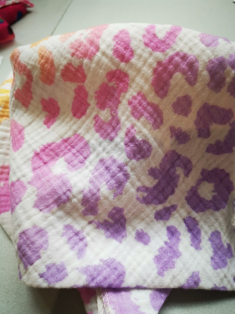 Foulard en gaze de coton fluo "Nala" lilas et jaune