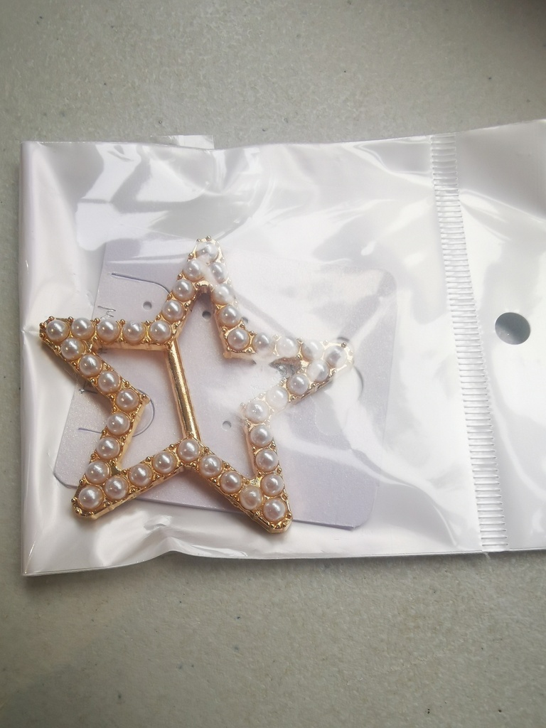 Accessoire pour t-shirt ou foulard étoile doré avec perle