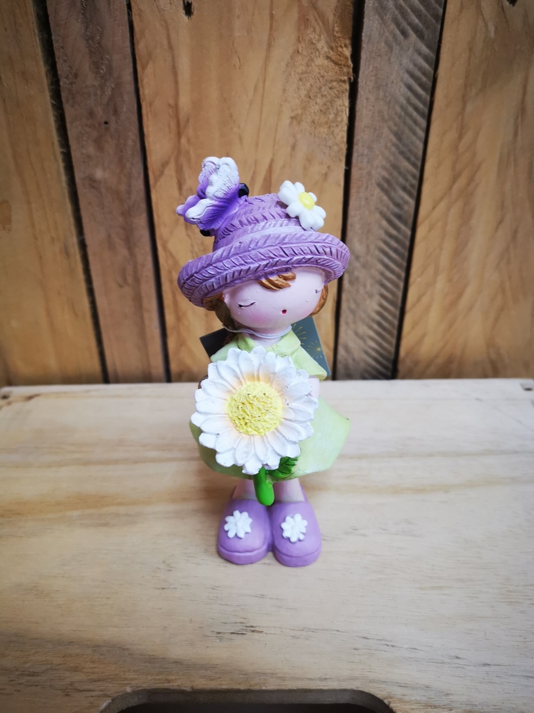 Fille en pantoufles marguerite lilas