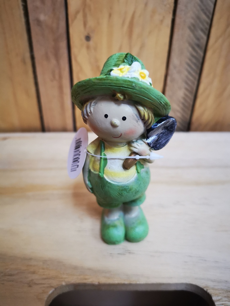 Garçon au chapeau et pelle, vert et jaune