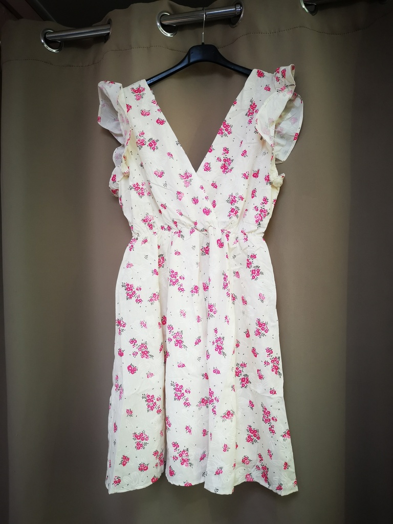 Robe courte blanche fleurie rose