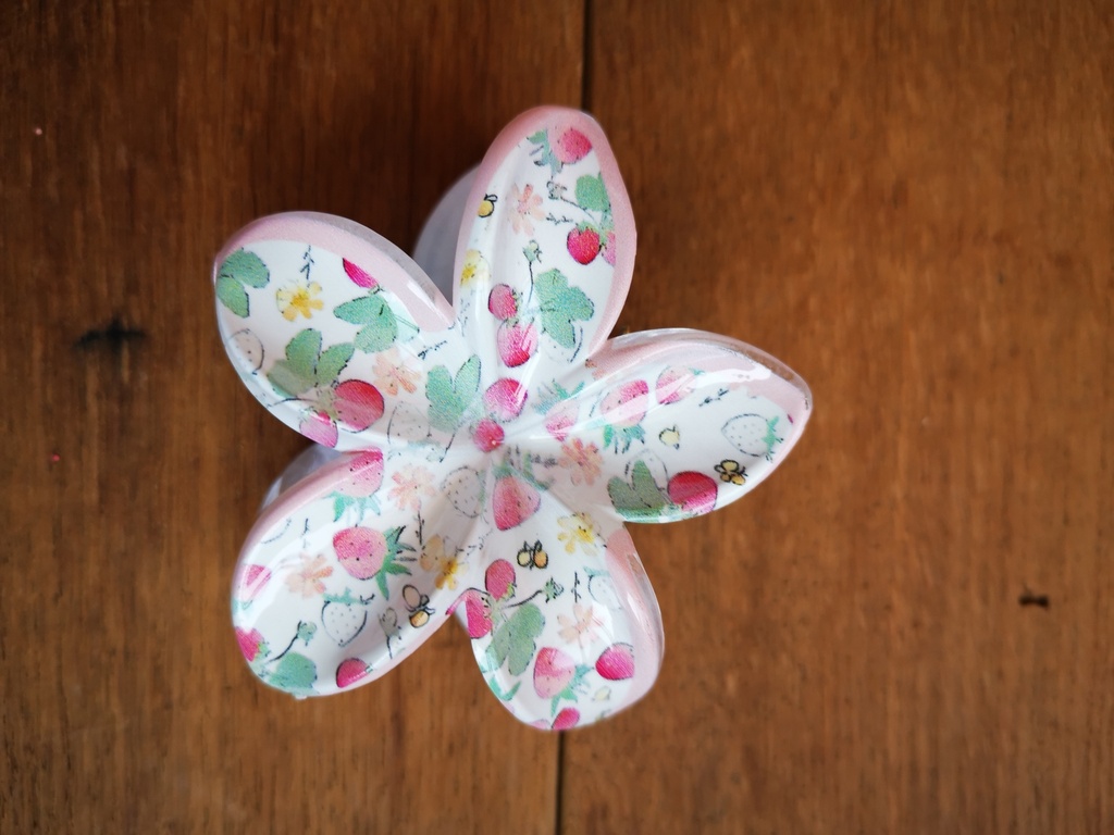 Grande pince "fraises" papillons