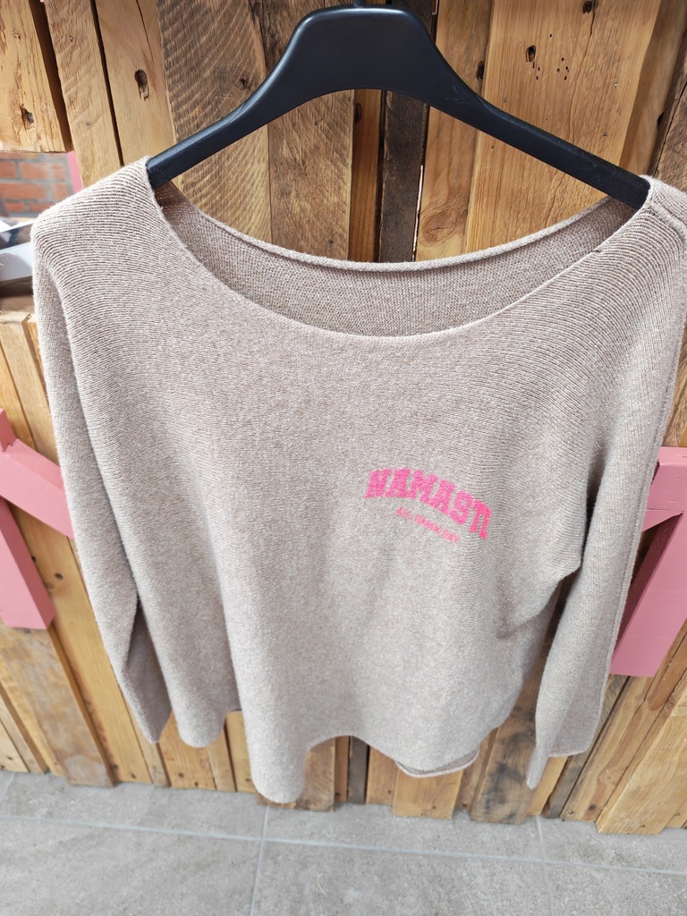 Pull Namasté sans couture écriture rose fluo Camel