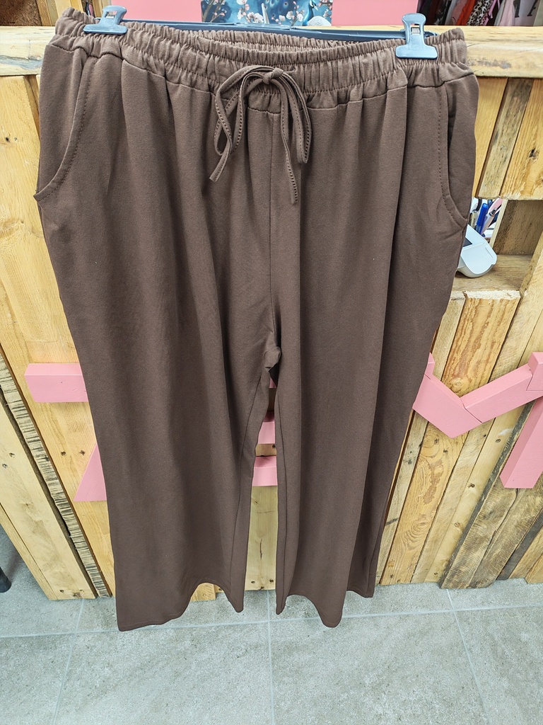 Pantalon jambes droite et larges avec poches chocolat