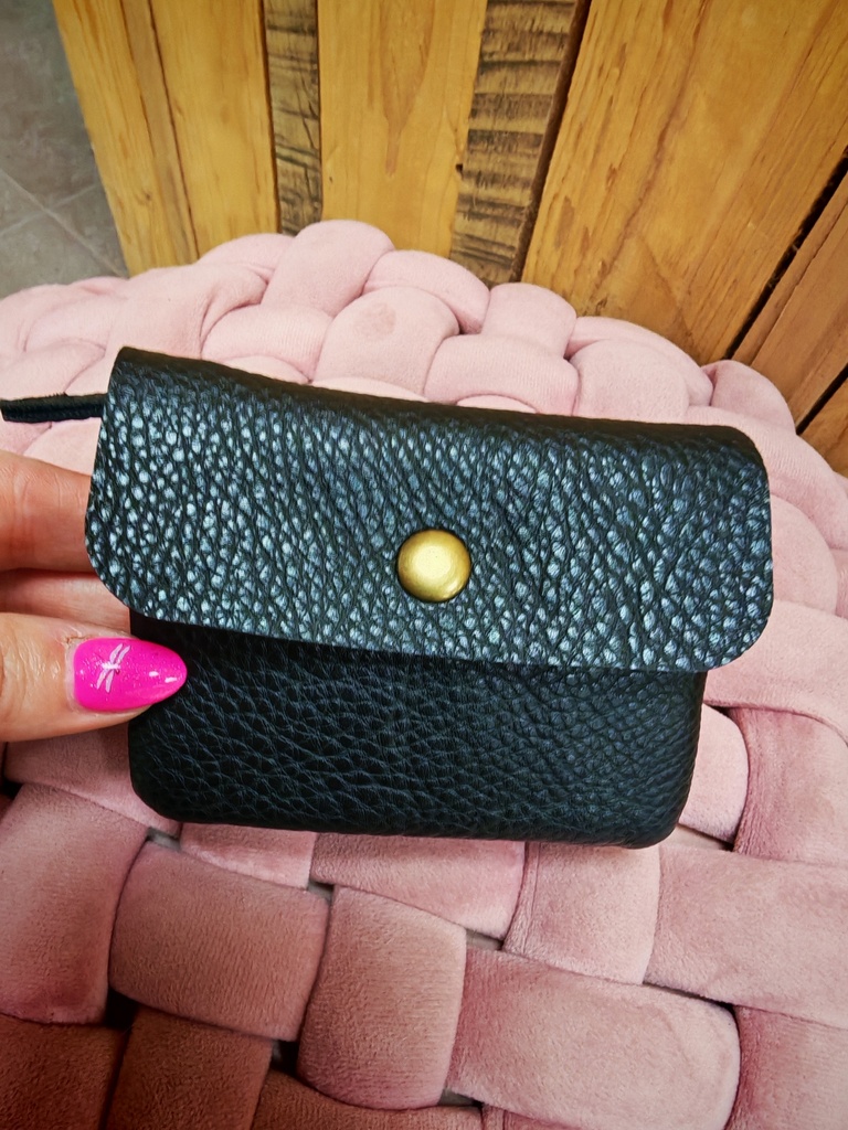 Pochette "Noisetier" 100% cuir Noir