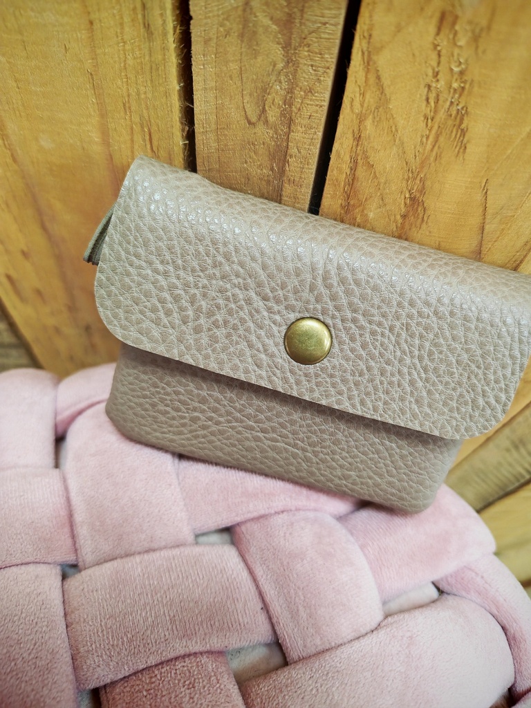 Pochette "Noisetier" 100% cuir Taupe