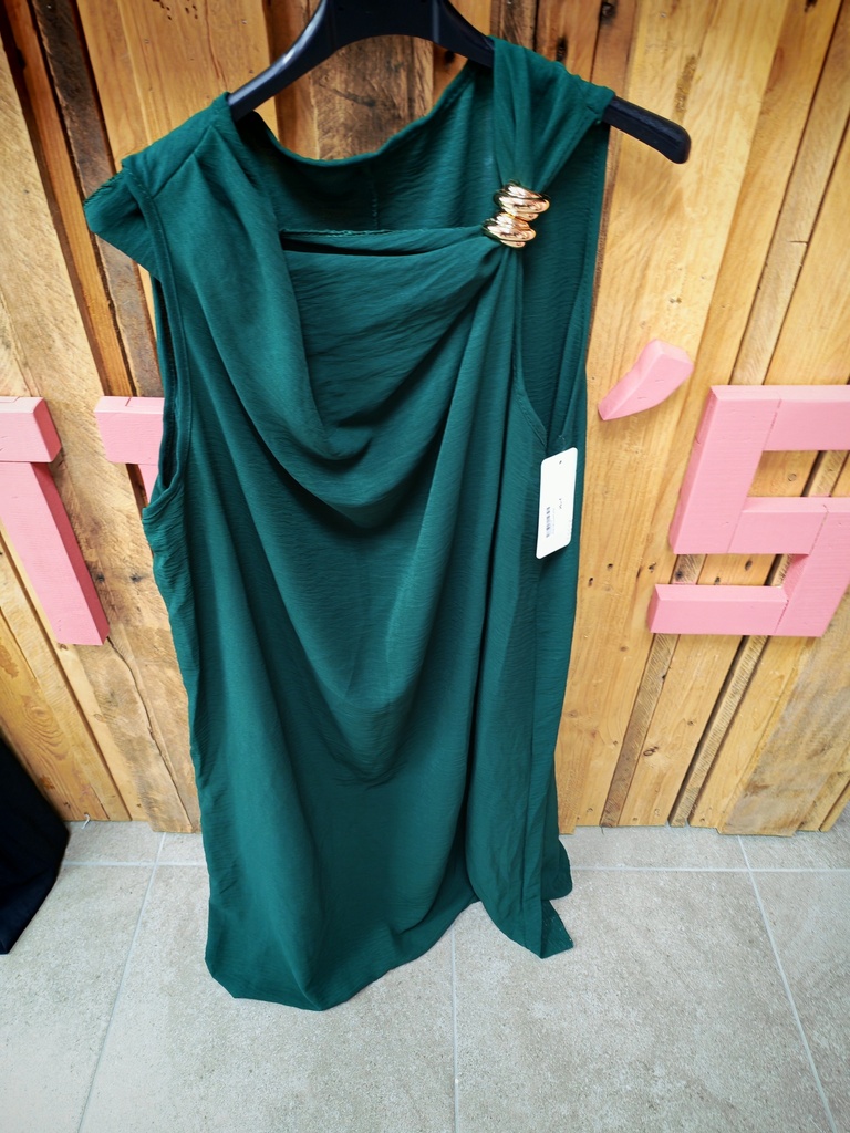 Robe Haiti broche verte