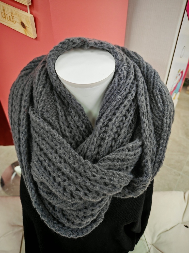 tour de cou épais gris 