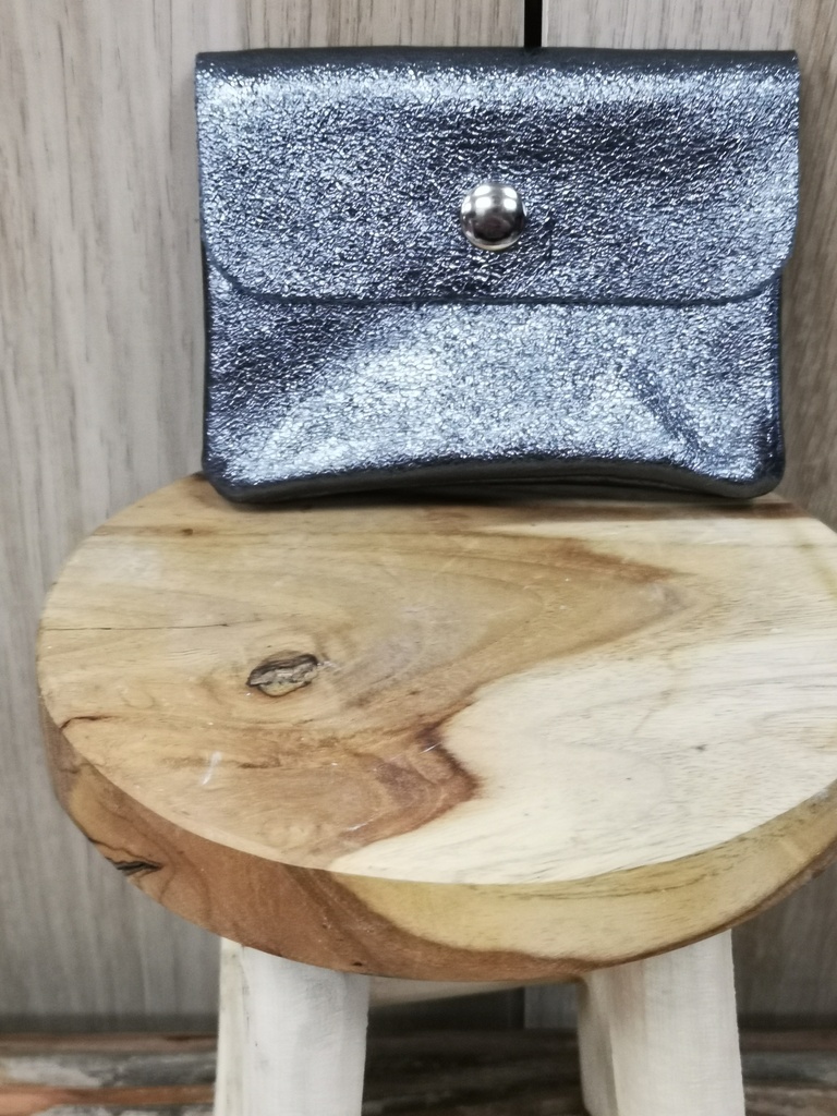 Petite pochette brillante gris foncé