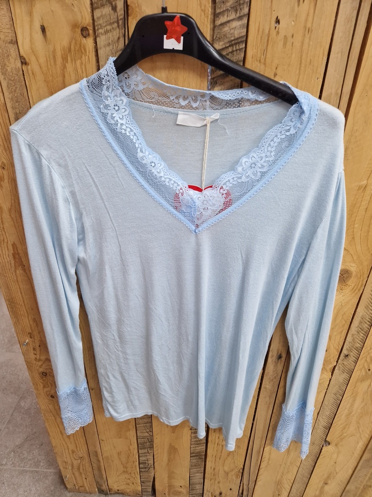 Top dentelle "Cassis" Bleu ciel