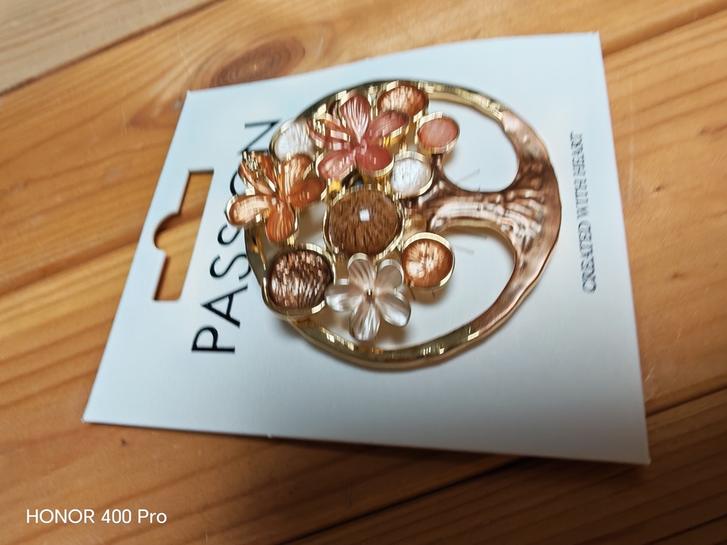 Broche aimantée arbre de vie brun