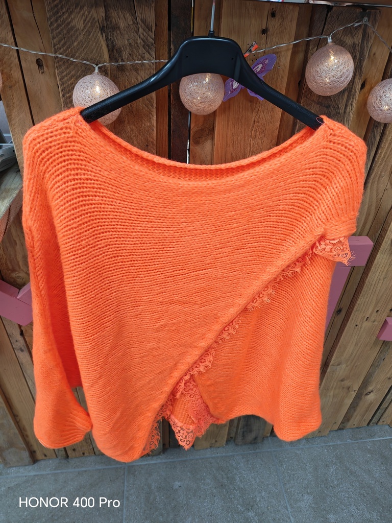 Pull cache cœur dentelle orange