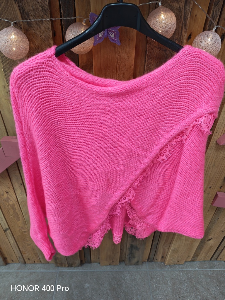 Pull cache cœur dentelle fuchsia
