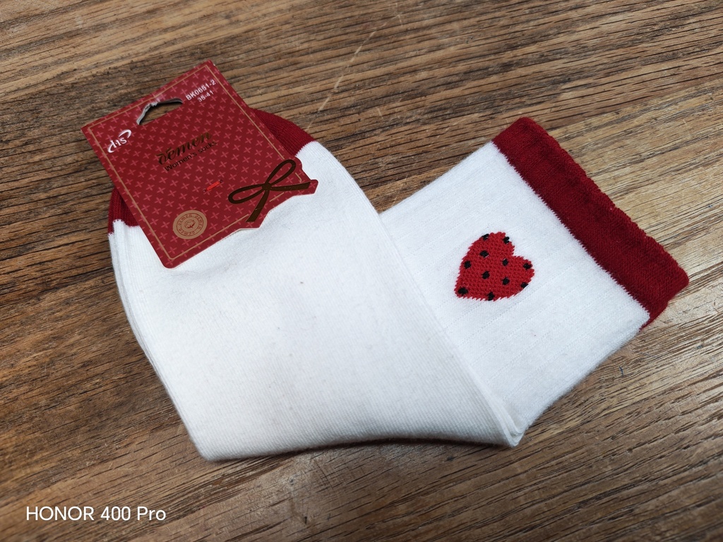Chaussettes 35/41 - Blanche et rouge coeur