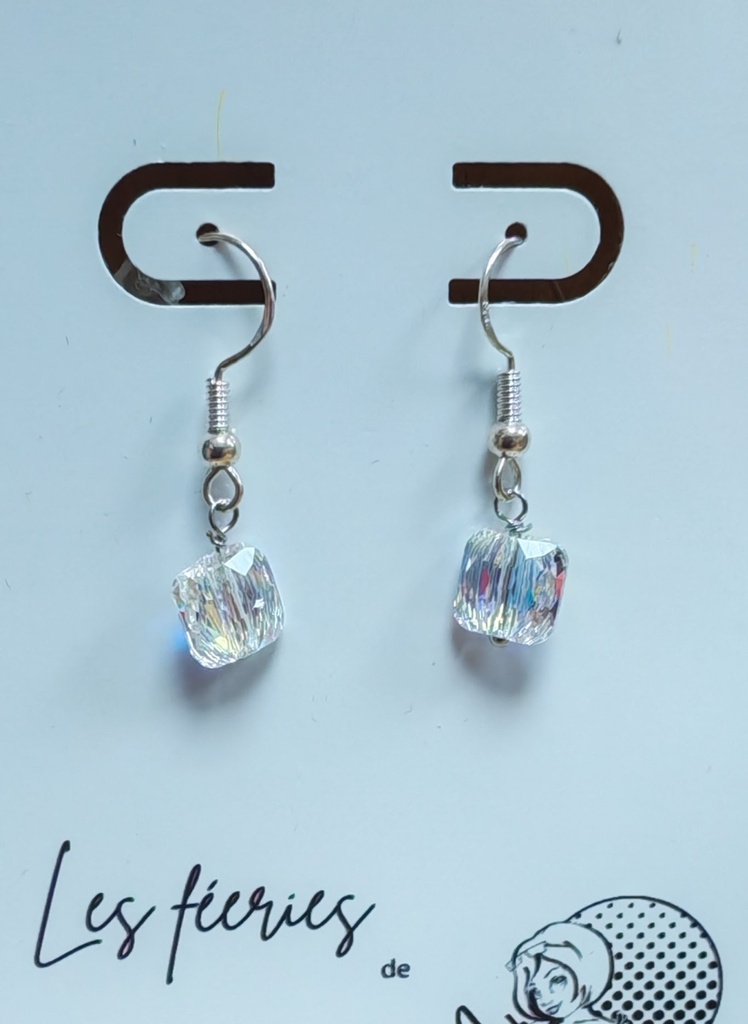 Boucles d'oreilles argentées perles carrées 8mm PureCrystal AB