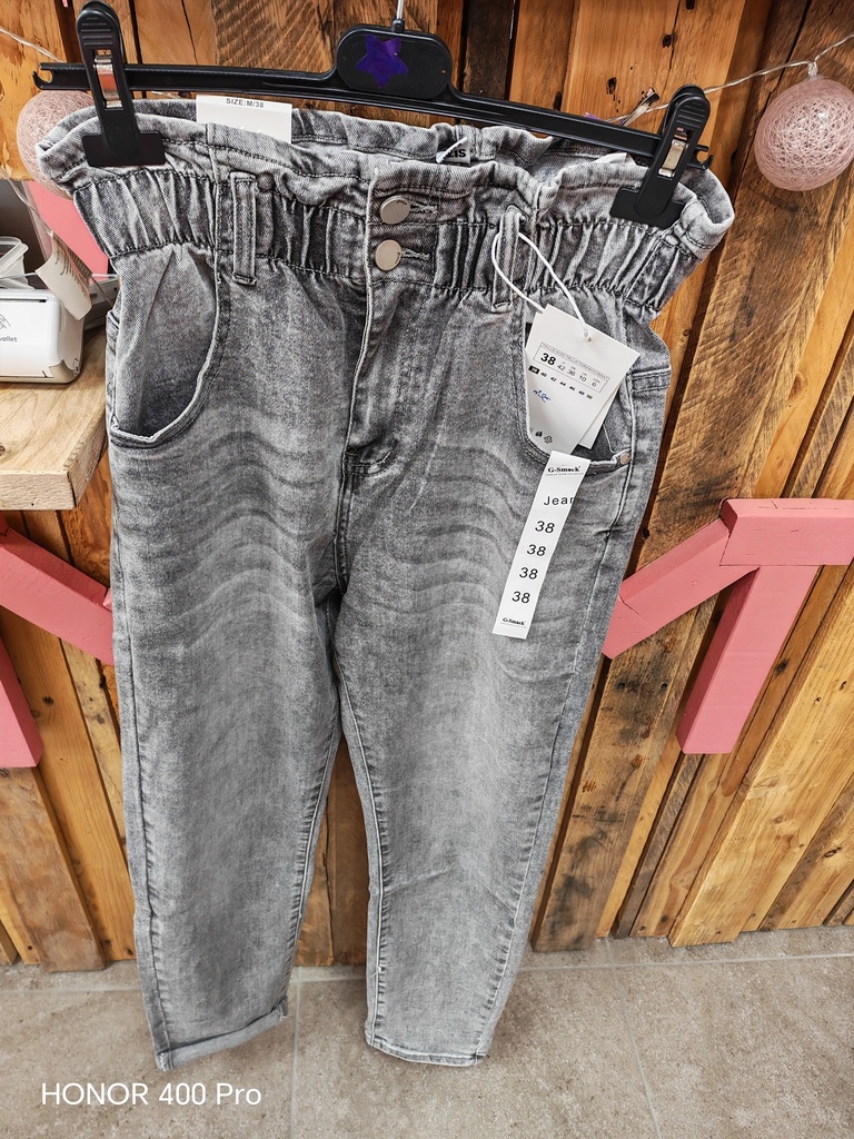 Jeans gris Mom Fit taille élastique + boutons