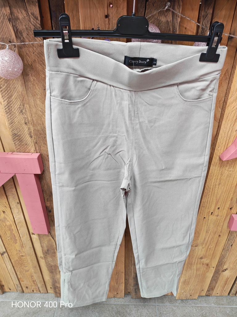 Pantacourt "Mia" Beige liseré argenté