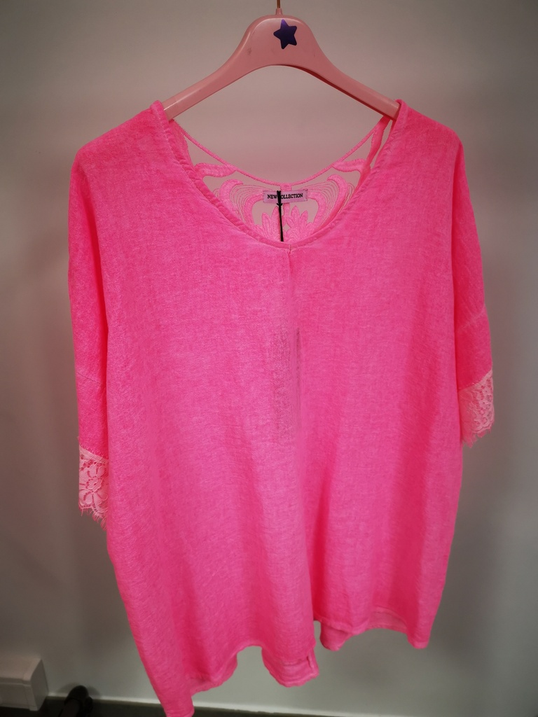 Blouse dos dentelle et manches rose fluo