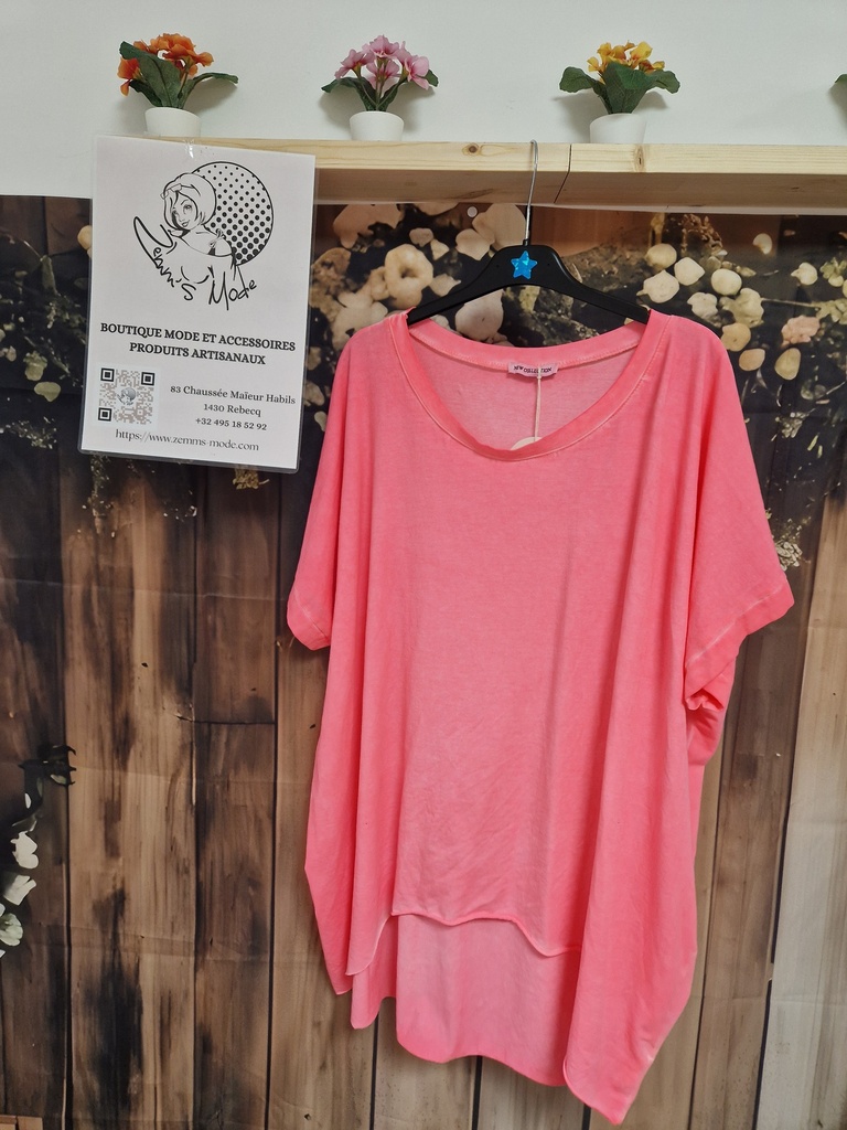 T-shirt délavé asymétrique rose fluo