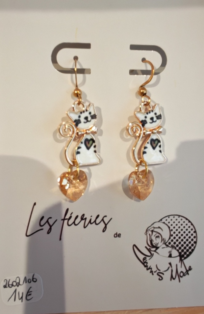 Boucles d'oreilles dorées chats assis et cœurs Golden Shadow