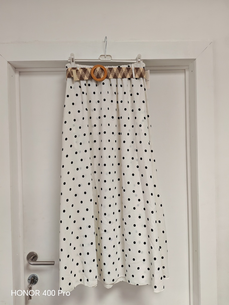 Jupe blanche à petits pois