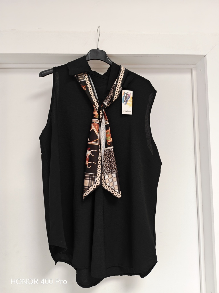 Top noir + foulard