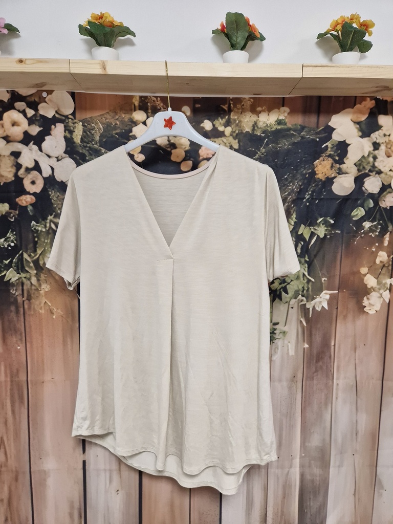 T-shirt col V "Danica" beige