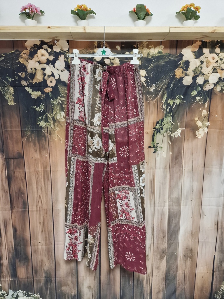 Pantalon bordeaux bandana fleuri tons bruns