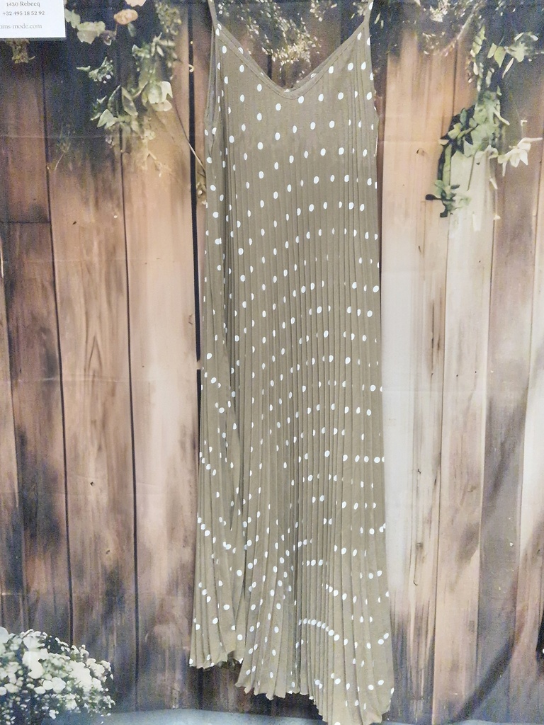 Robe longue plissée taupe à pois