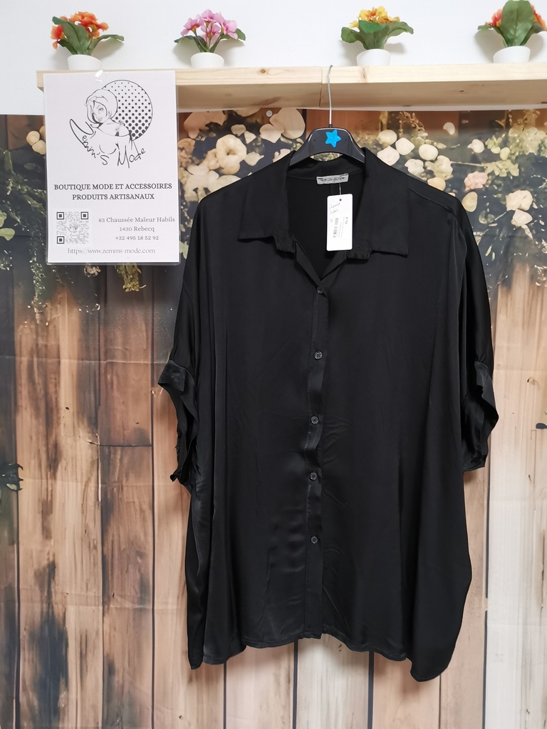Chemise satinée Anais manches courtes noire (46-54)