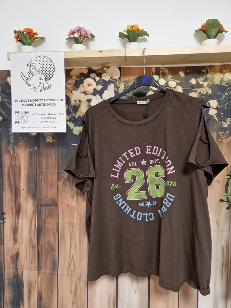 T-shirt "Limited Edition" épaules dénudées chocolat