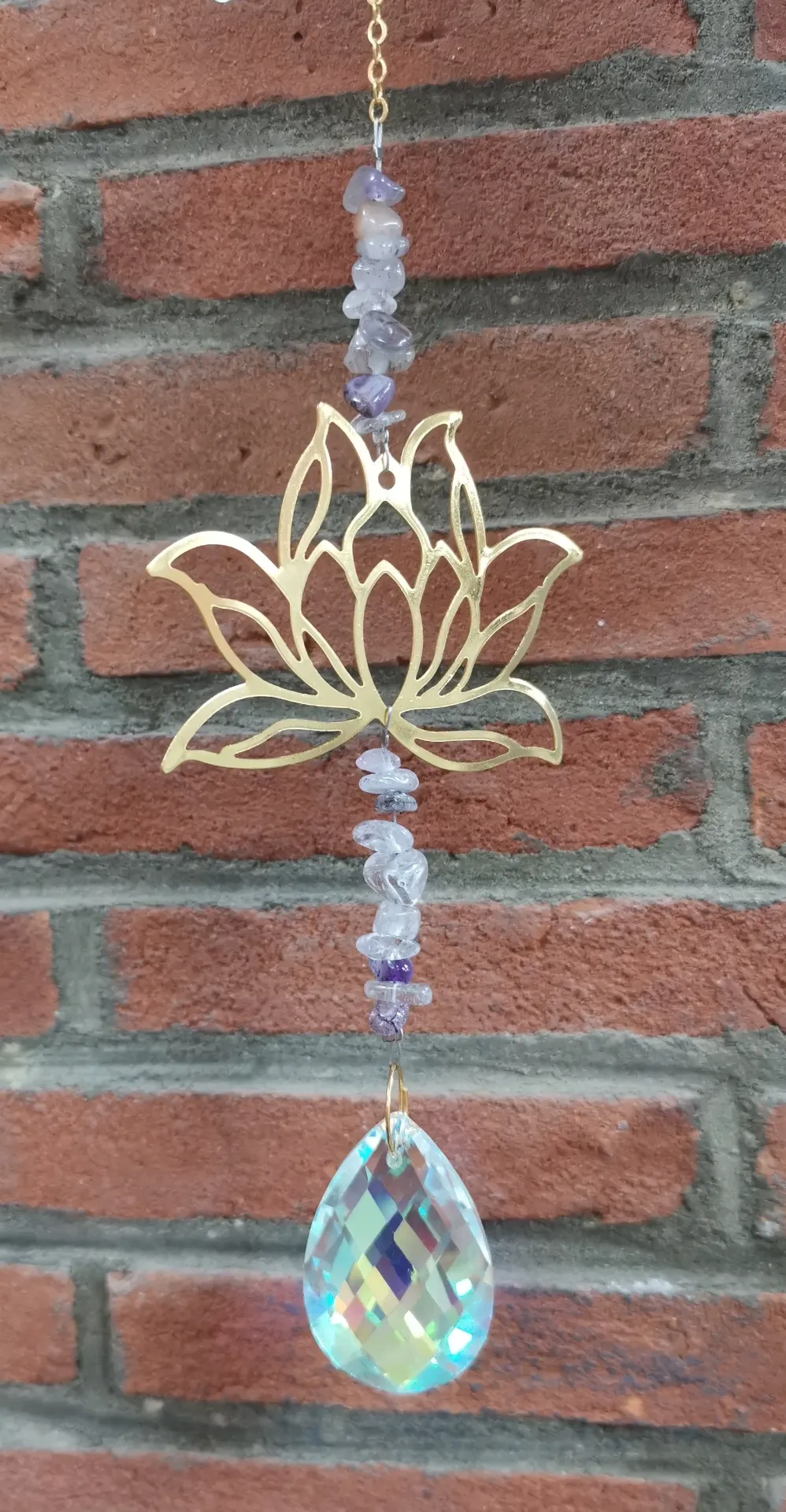 Réflecteur doré fleur de lotus perles Amethyst