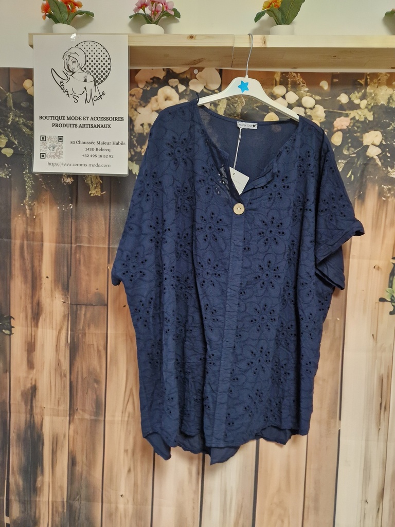 Blouse "Mirlande" broderie anglaise marine (TU 46 à 54)