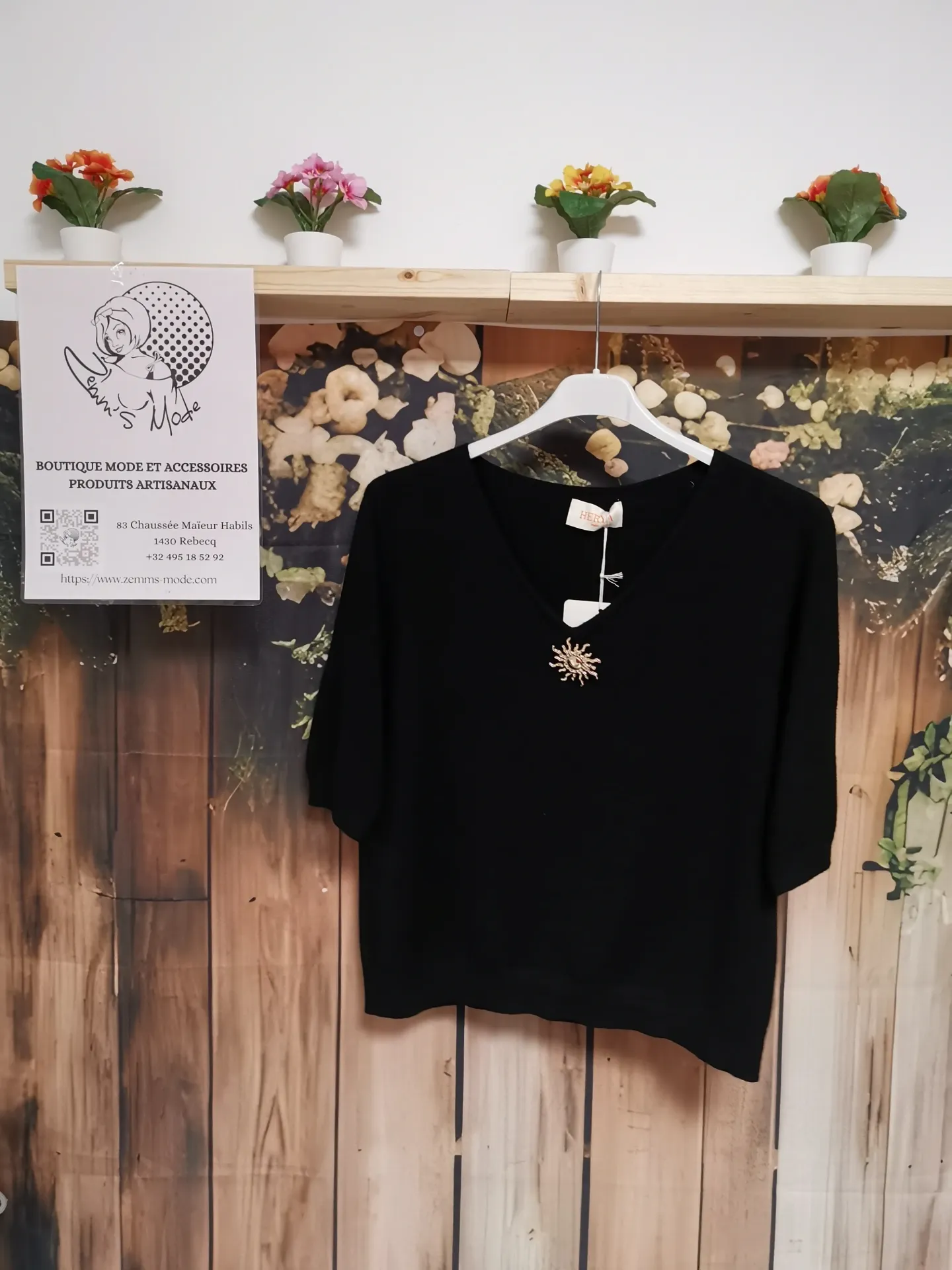 Pull manches courtes broche soleil Noir (TU max. 46)
