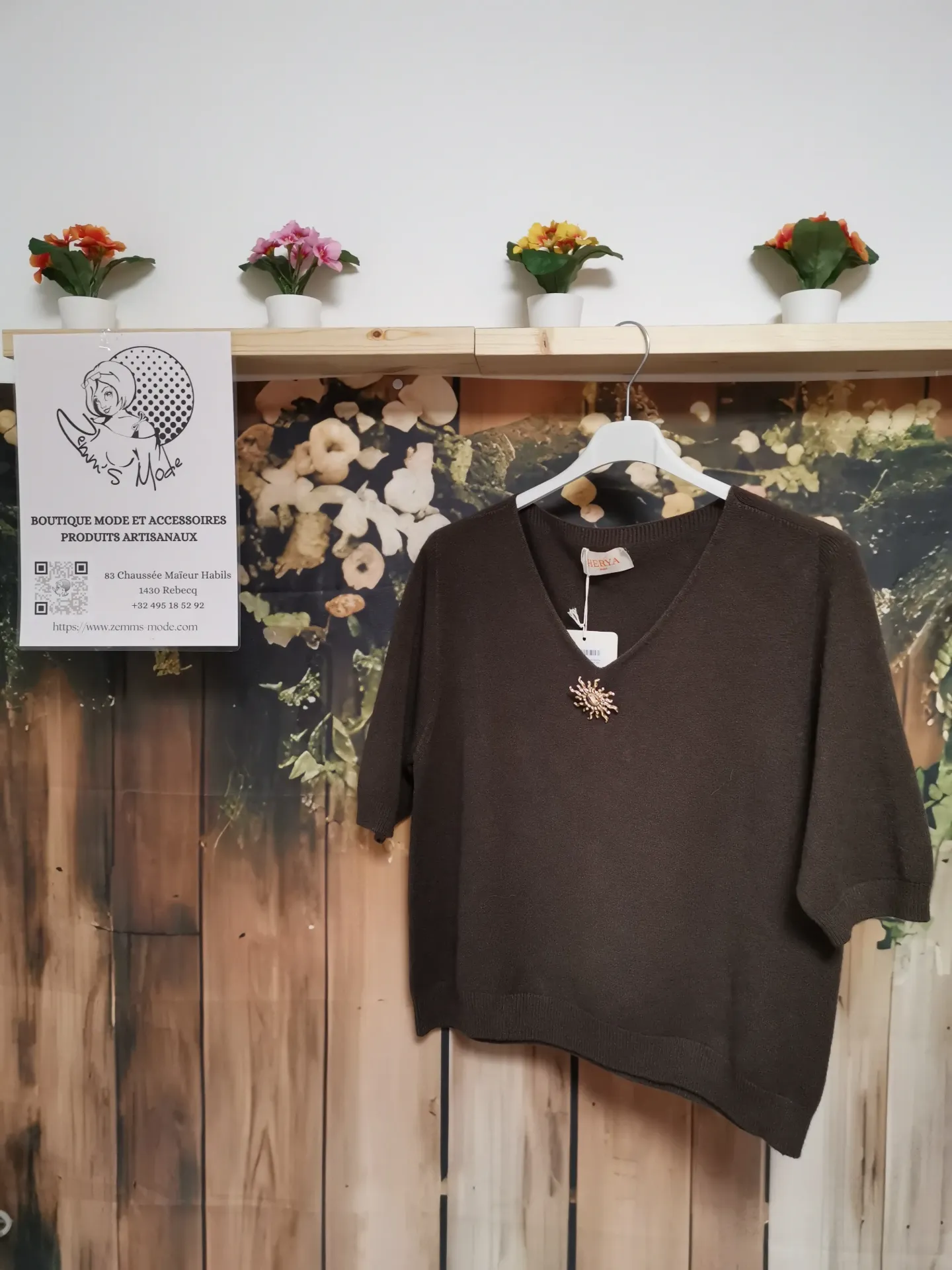 Pull manches courtes broche soleil chocolat (TU max. 46)