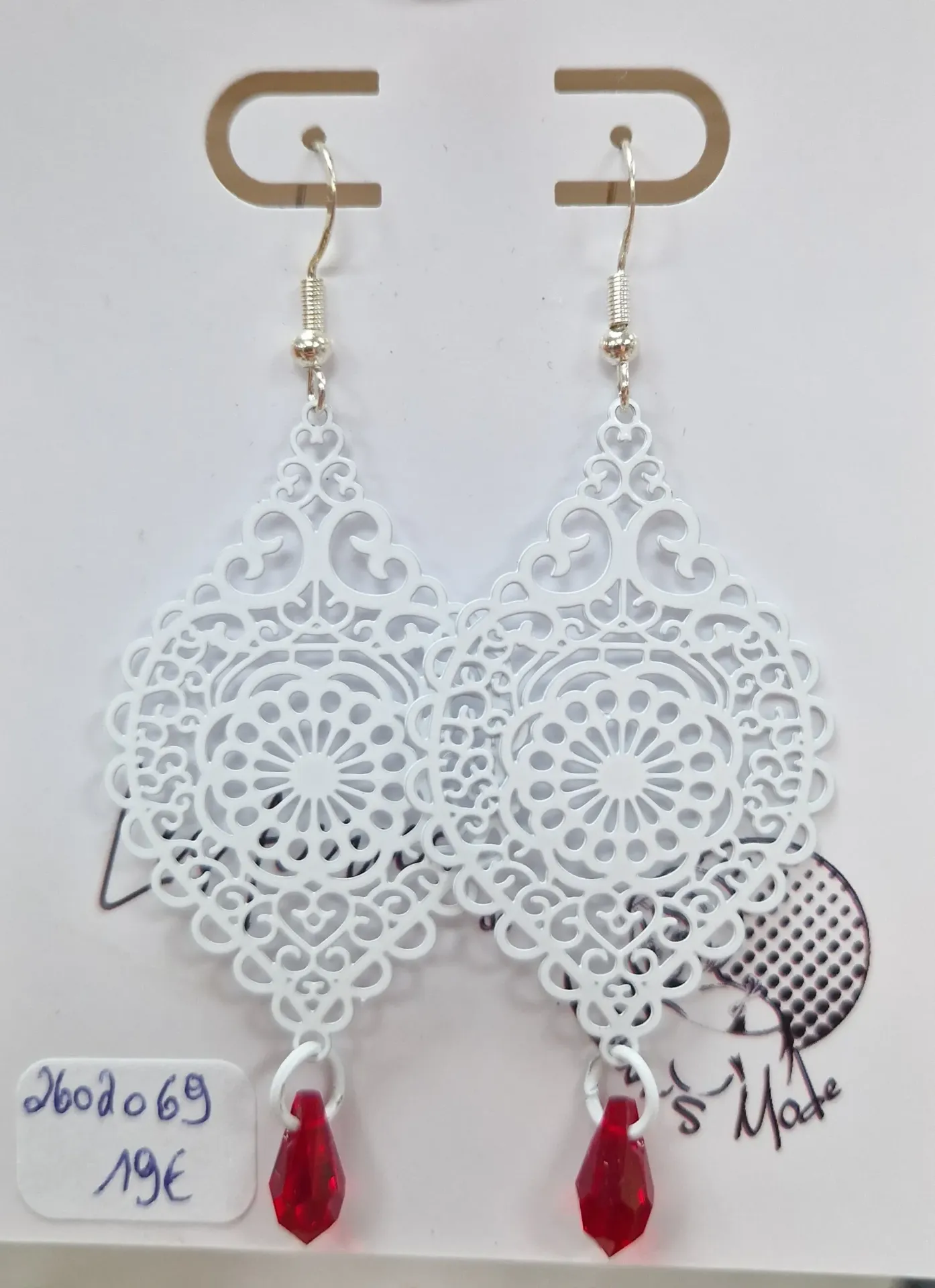 Boucles d'oreilles losanges baroques blanc gouttes Light Siam