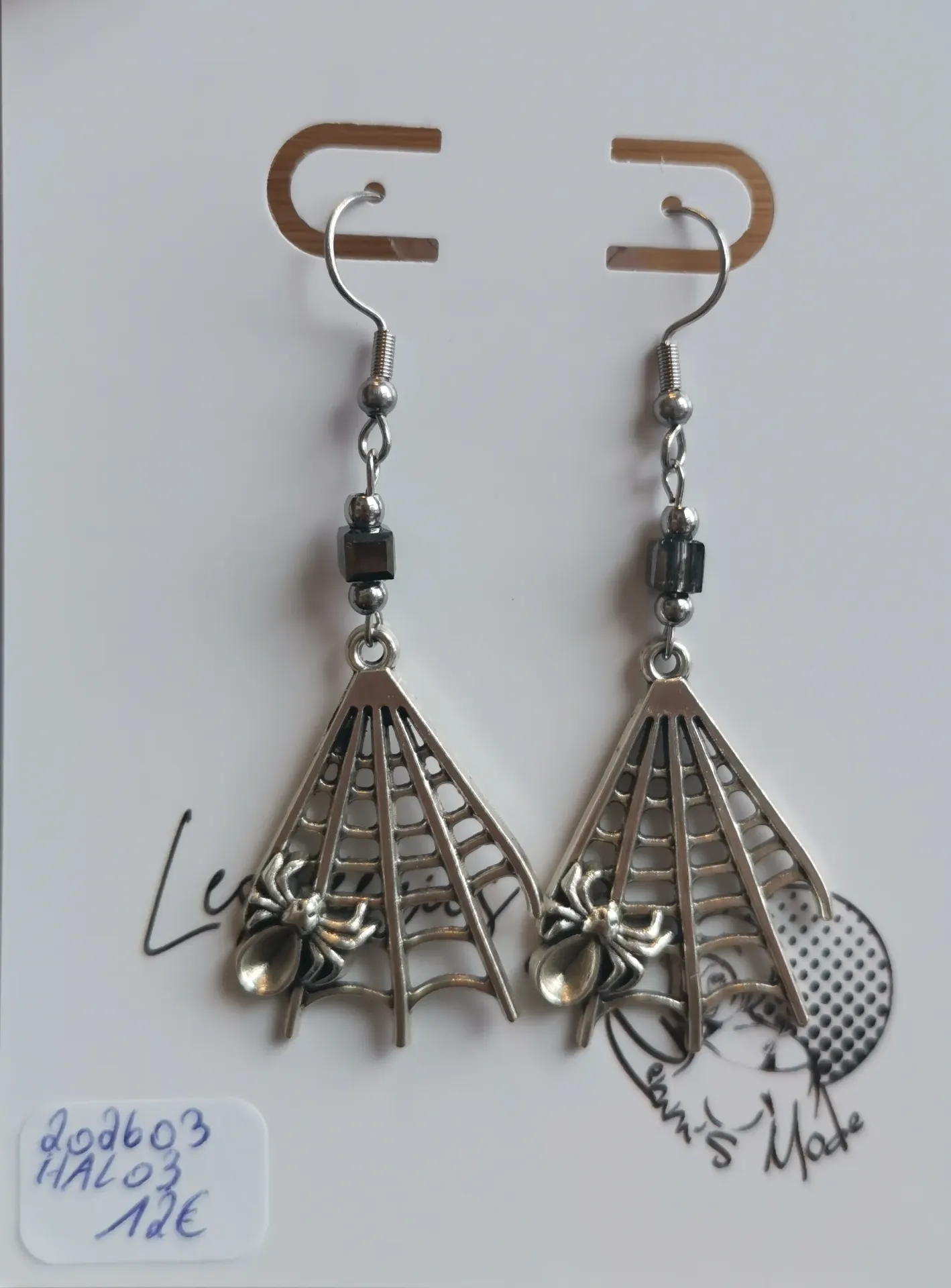 Boucles d'oreilles argentées longues toiles cubes Crystal Silver Night