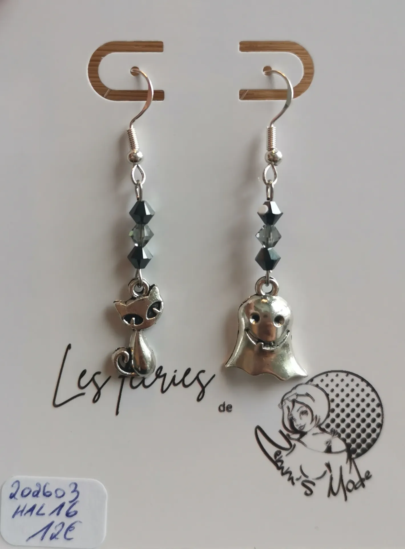 Boucles d'oreilles argentées chat/fantôme toupies Noires