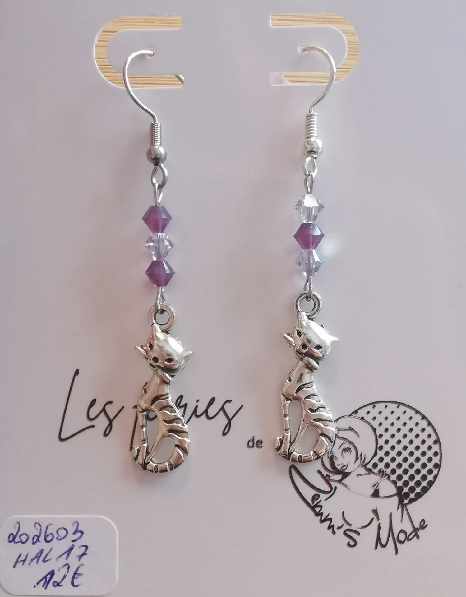 Boucles d'oreilles argentées chats longs toupies Cyclamen & Lavander