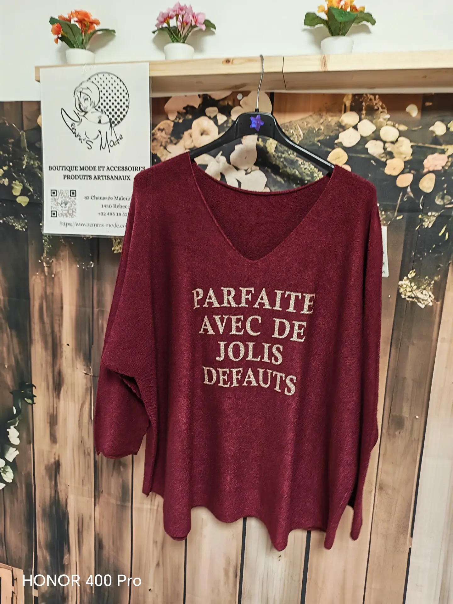 Pull col V "Parfaite avec de jolis défauts" sans couture bordeaux