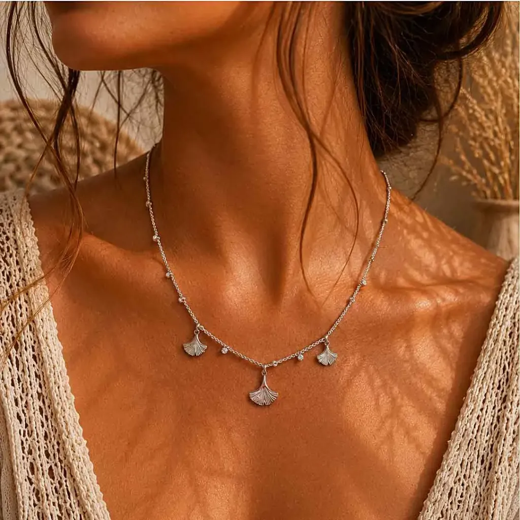Collier argenté gingko strass blanc
