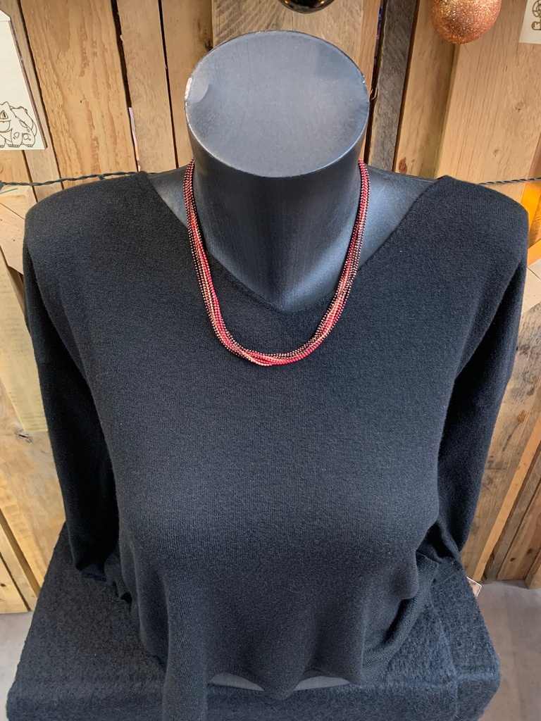 tour de cou en multi chaine perlée