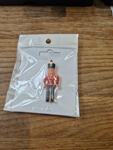 Broche aimantée Casse-Noisette